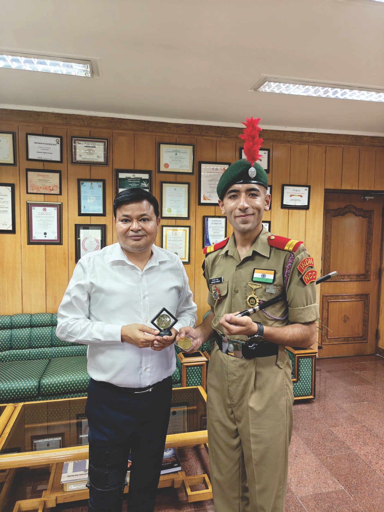 ग्राफिक एरा के छात्र ने यू.के. में जीते दो पदक