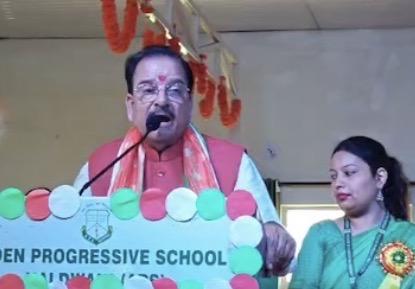 स्वतंत्रता दिवस पर APS स्कूल पहुंचे अजय भट्ट, तिरंगे के सम्मान और बच्चों की प्रतिभा की सराहना