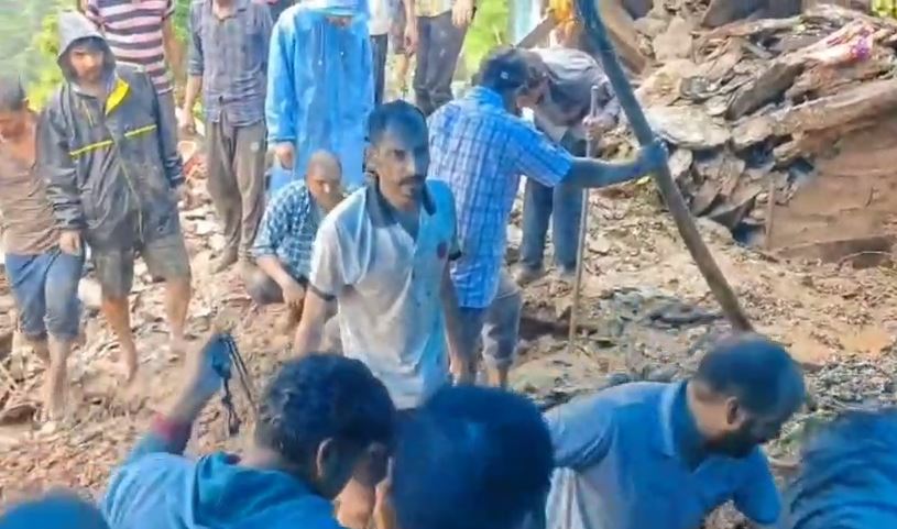 पौड़ी में बारिश बनी काल: मलबे में दबने से दो साल के मासूम की मौत, दो की तलाश जारी – Khabar Uttarakhand