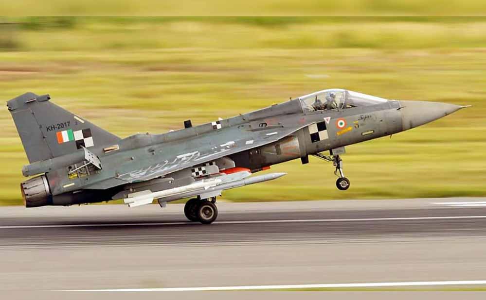 Tejas Mk1A: एक-दो महीने में वायु सेना में शामिल हो सकते हैं नए लड़ाकू विमान