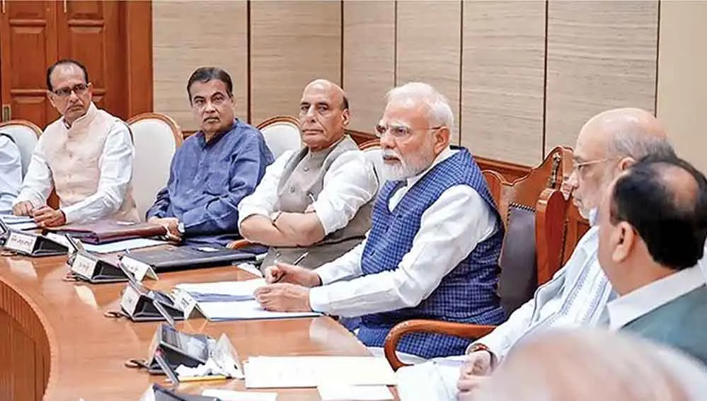 मोदी कैबिनेट का बड़ा फैसला, पेंशन योजनाओं से हटा इंदिरा गांधी का नाम