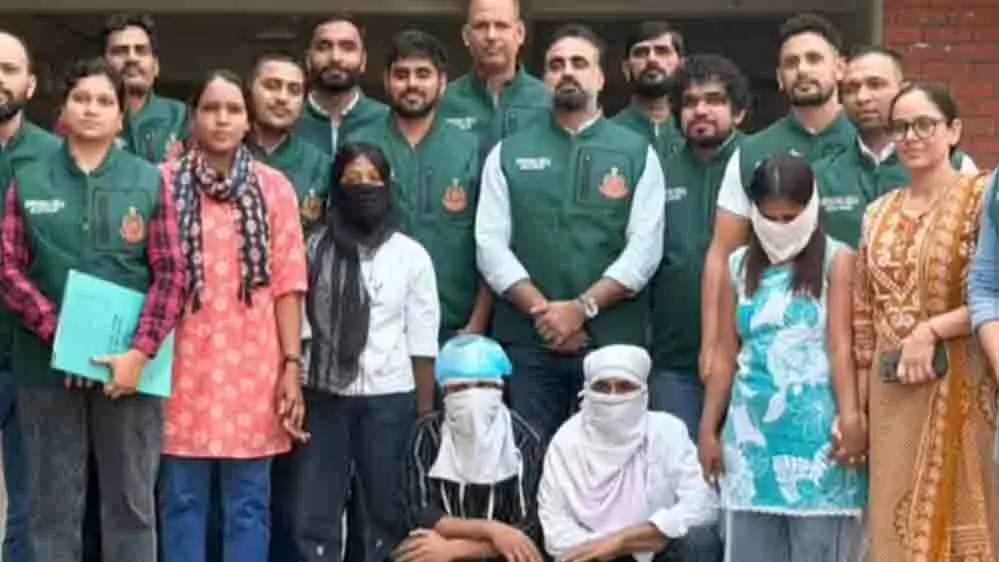 टाइगर श्रॉफ फायरिंग केस: कोर्ट में रो पड़ी आरोपी राधा, 26 अक्टूबर तक पुलिस हिरासत में भेजे गए चारों आरोपी