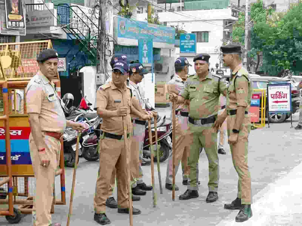 खाकी का नया कलेवर: उत्तराखंड पुलिस को मिलने वाली है एकदम नई पहचान, जानें क्या-क्या बदलेगा!