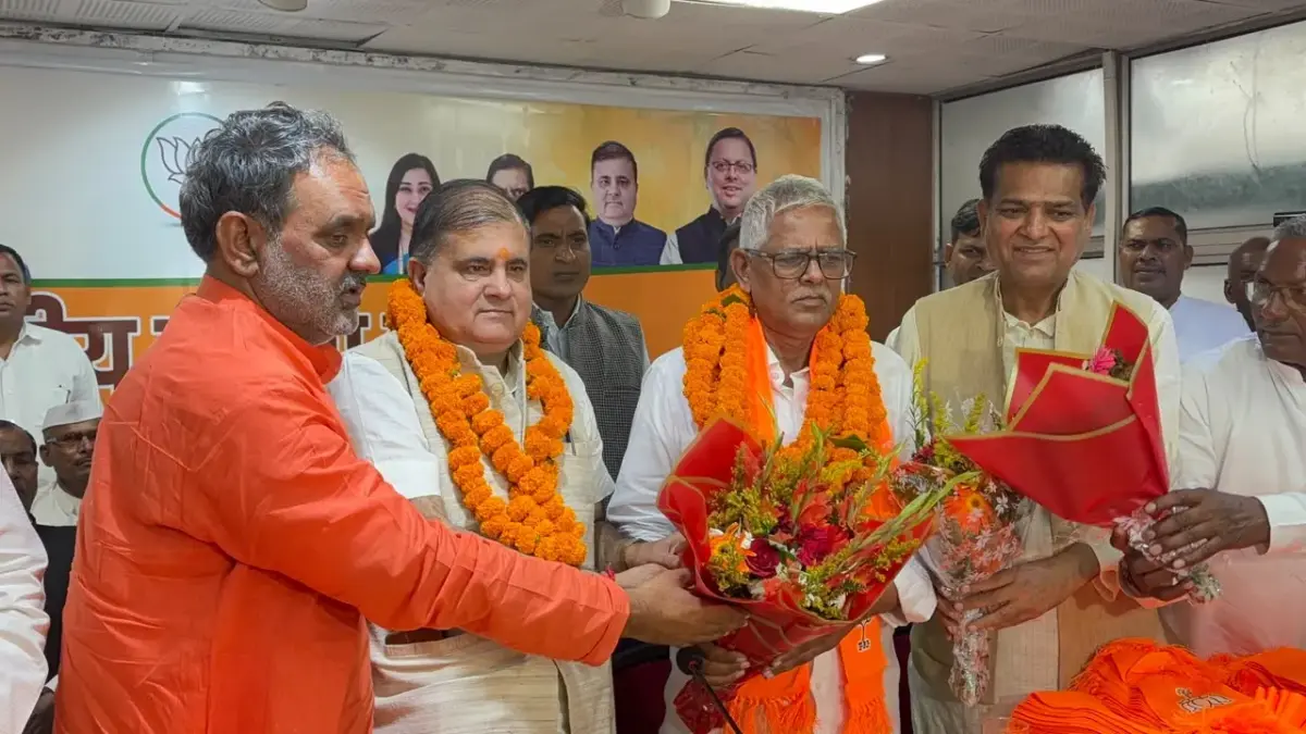 बसपा को बड़ा झटका!, नाथीराम समेत सैकड़ों भाजपा में हुए शामिल