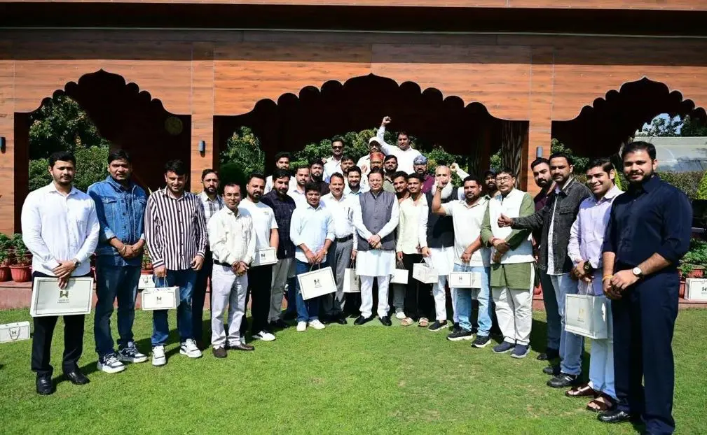 हरियाणा के युवाओं ने की CM से मुलाकात, उत्तराखंड की कनेक्टिविटी और पर्यटन की सराहना