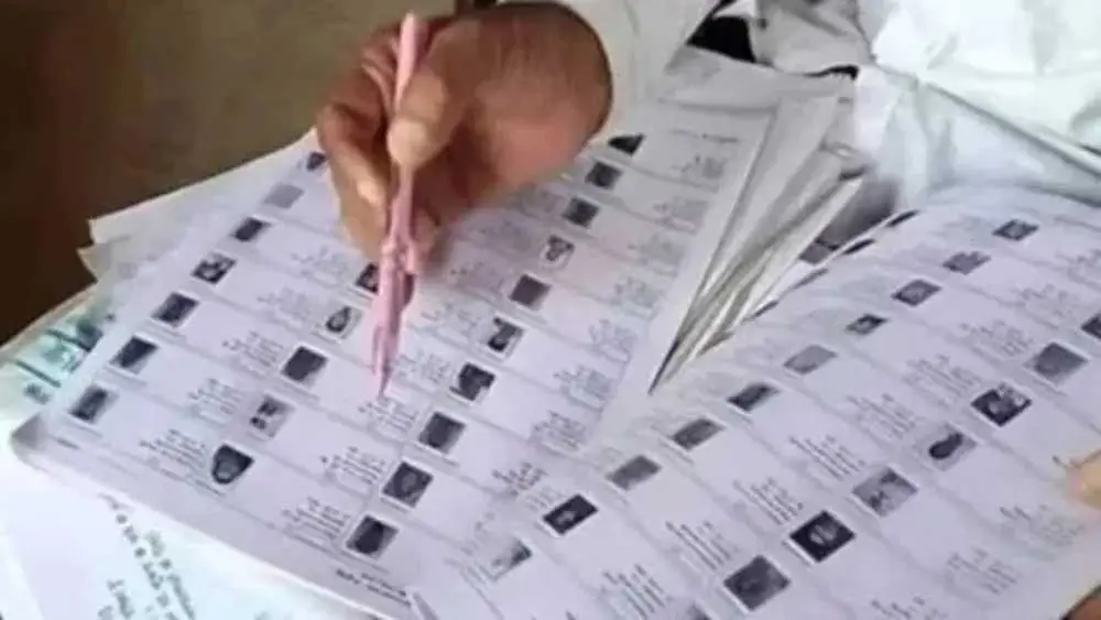 SIR विवाद के बीच चुनाव आयोग का बड़ा फैसला, 17 राज्यों की वोटर लिस्ट में होगा विशेष संशोधन